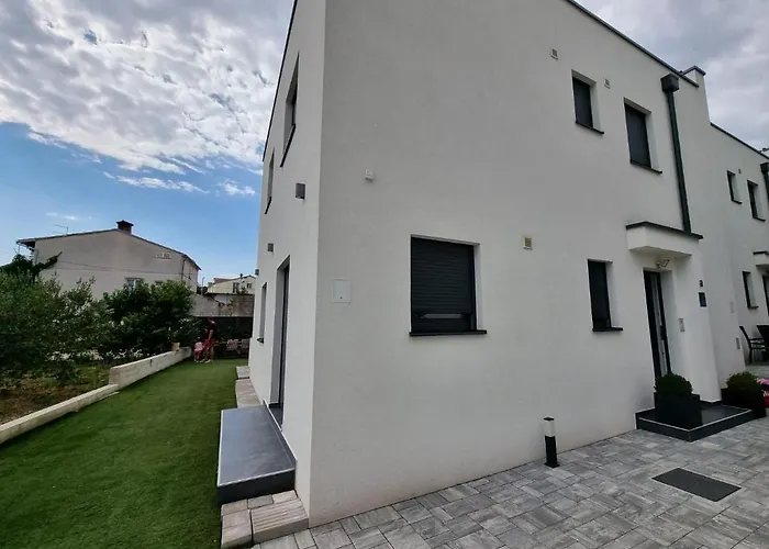 Holiday House Gavran